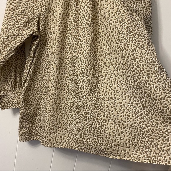 TUCKERNUCK Brannen Light Leopard Blouse Cotton Button Long Sleeve Print Pattern - Picture 8 of 15